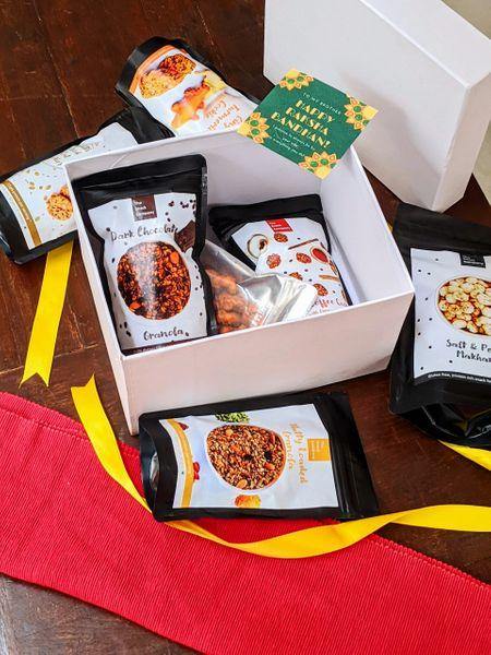 Healthy Hamper Box with Breakfast Cereals, Cookies & Snacks - THE SNACK COMPANY